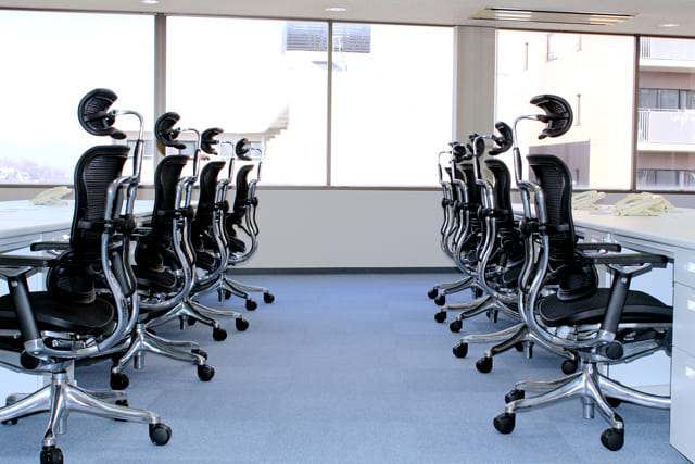 Generous width between desks