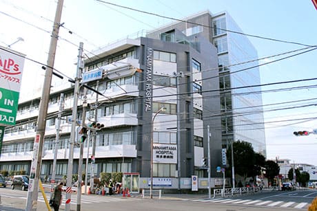 目の前には総合病院